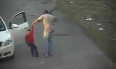 Βίντεο σοκ: «Σάπισε στο ξύλο» με 62 ζωναριές ένα 7χρονο παιδί επειδή έκλεψε φορτιστή κινητού