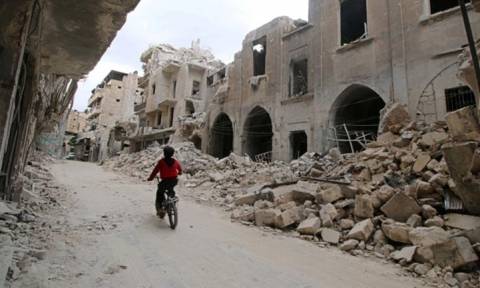 Συρία: Η αραβοκουρδική συμμαχία μπήκε στην επαρχία Ντέιρ αλ Ζορ - Σφοδρές συγκρούσεις στην Ιντλίμπ