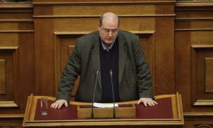 Φίλης και 13 βουλευτές του ΣΥΡΙΖΑ απειλούν την συγκυβέρνηση
