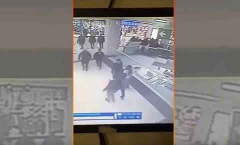 Βίντεο σοκ: 14χρονος αυτοκτονεί μέσα σε εμπορικό κέντρο!