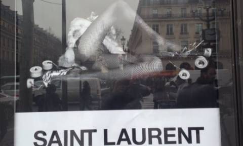 Σάλος με διαφημιστική καμπάνια του Yves Saint Laurent