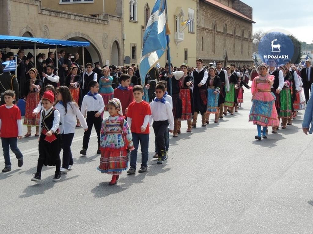 Ρόδος: Με δόξα και τιμές γιόρτασαν τα 70 χρόνια από την ενσωμάτωση των Δωδεκανήσων στην Ελλάδα