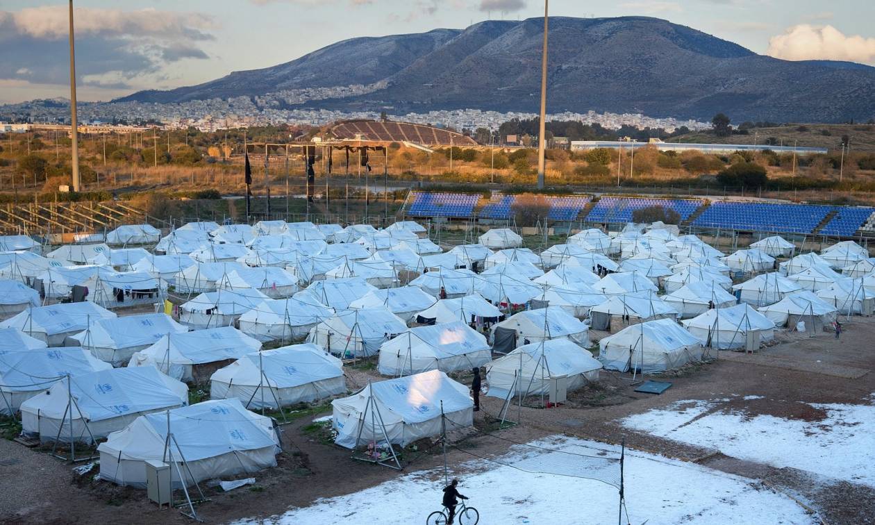 Guardian: Πού πήγαν τα λεφτά που πήρε η Ελλάδα για το προσφυγικό;