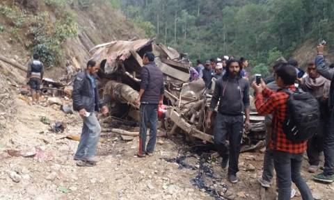 Τραγωδία στο Νεπάλ: Λεωφορείο έπεσε σε γκρεμό - Τουλάχιστον 24 νεκροί