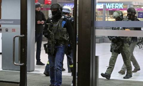 Γερμανία: Mε ψυχικά προβλήματα ο δράστης της επίθεσης σε σταθμό τρένων στο Ντίσελντορφ