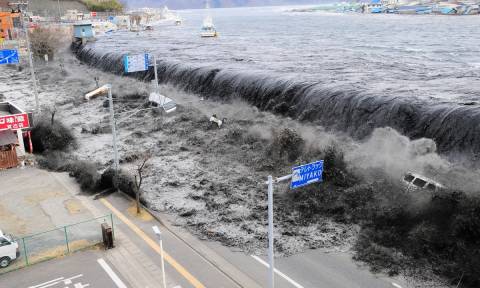 Η μέρα που συγκλόνισε την Ιαπωνία: Σαν σήμερα o σεισμός 9 Ρίχτερ, το τσουνάμι και η Φουκουσίμα