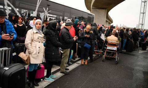 Επίθεση Γαλλία: Αποκαταστάθηκε η κίνηση των επιβατών στο αεροδρόμιο Ορλί