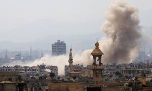 Συρία: Πολεμικά αεροσκάφη του Άσαντ σφυροκοπούν τους αντάρτες στη Δαμασκό (Vid)