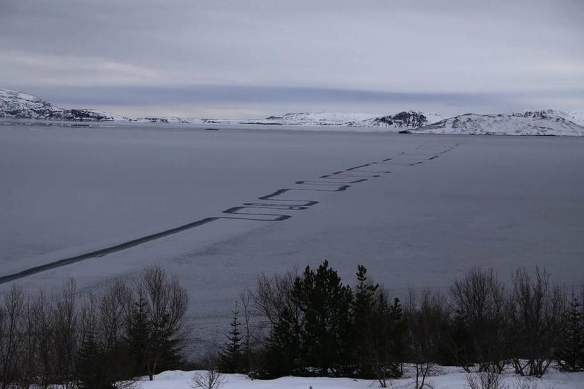 Περίεργο φαινόμενο σε λίμνη της Ισλανδίας τρομάζει τους κατοίκους! (pics)