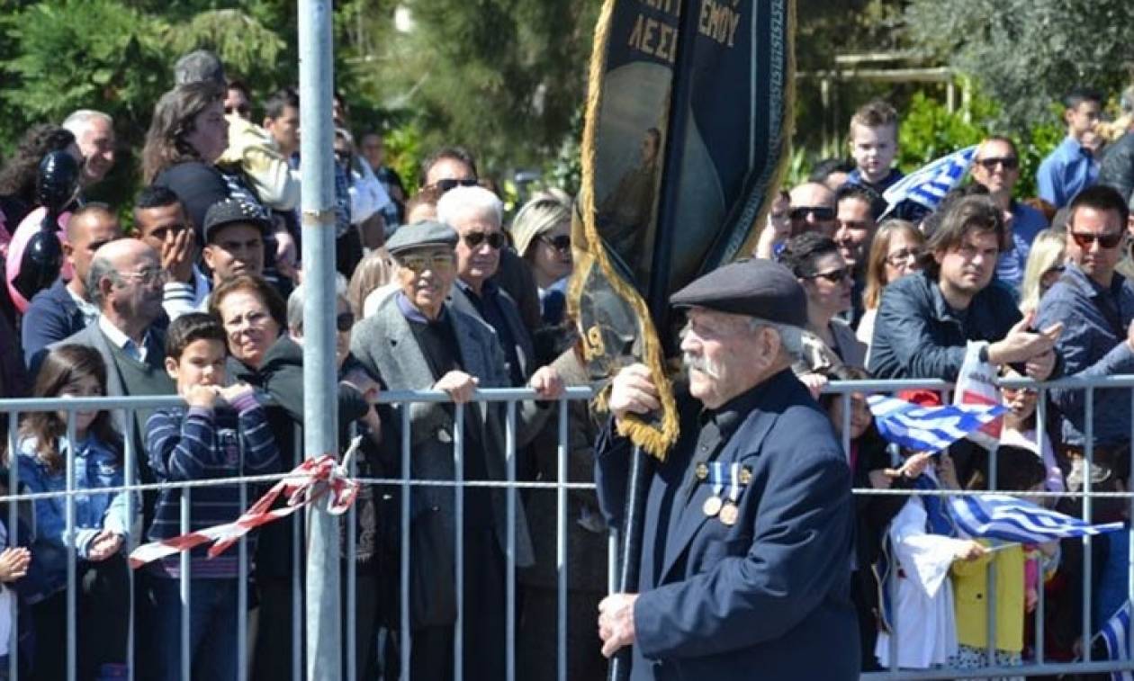 Μυτιλήνη - Ρίγη συγκίνησης: Παρέλασε ο τελευταίος πολεμιστής