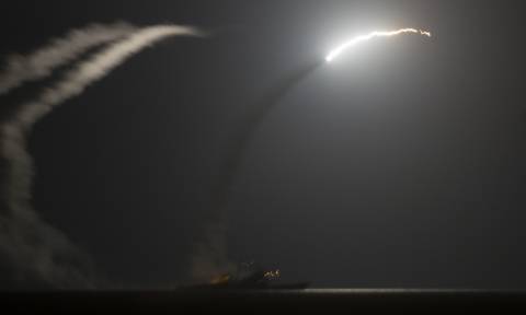 Οι ΗΠΑ ξεκίνησαν επίθεση με πυραύλους στη Συρία (vids)