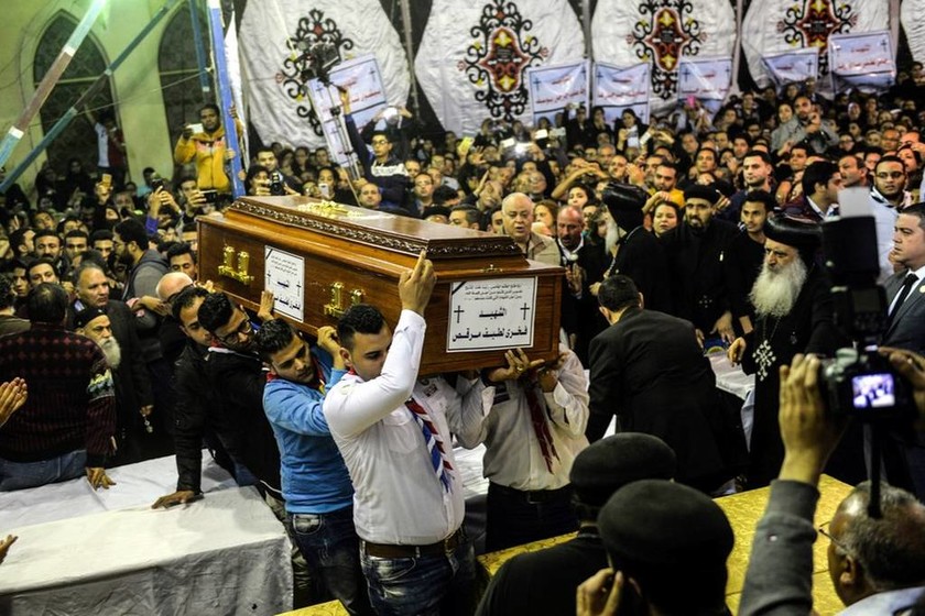 Μακελειό Αίγυπτος: Το ISIS στοχεύει σε εμφύλιο ανάμεσα σε Χριστιανούς και Μουσουλμάνους (Pics+Vids)