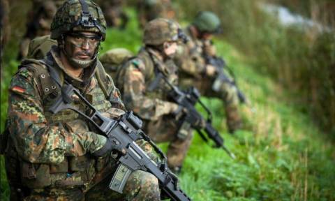 Σάλος στη Γερμανία από δεκάδες κρούσματα νεοναζισμού στον γερμανικό στρατό