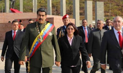 Βενεζουέλα: Το πλήθος όρμησε να λιντσάρει τον πρόεδρο Μαδούρο (vids)