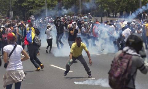 Βενεζουέλα: Νεκρός 14χρονος σε διαδήλωση κατά του προέδρου Μαδούρο