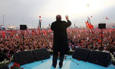 Δημοψήφισμα «θρίλερ» στην Τουρκία: Τα παίζει όλα για όλα ο Ερντογάν - Τι δείχνουν οι δημοσκοπήσεις