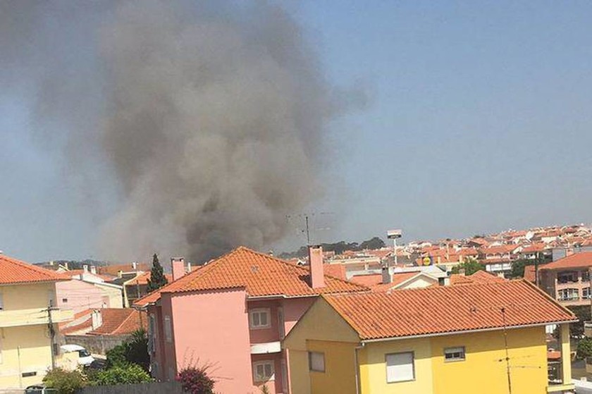 Τραγωδία στην Πορτογαλία: Συνετρίβη αεροπλάνο σε σουπερμάρκετ - Τουλάχιστον τέσσερις νεκροί 