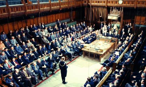 Βρετανία: Στη Βουλή των Κοινοτήτων κρίνεται σήμερα η απόφαση της Τερέζα Μέι για πρόωρες εκλογές