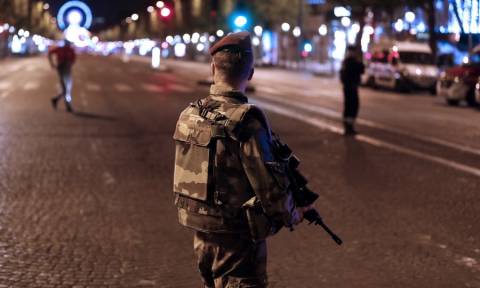 Παρίσι: Αυτός είναι ο δράστης της τρομοκρατικής επίθεσης στα Ηλύσια Πεδία - Ήταν γνωστός στις Αρχές