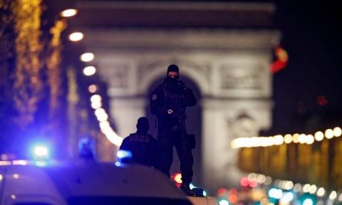 Βέλγιο: Ο καταζητούμενος που παραδόθηκε δεν έχει σχέση με την επίθεση στο Παρίσι