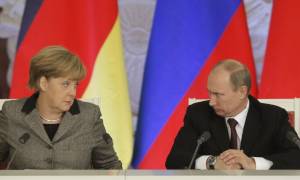 Πούτιν – Μέρκελ: Να υλοποιηθεί η συμφωνία του Μινσκ για την Ουκρανία, καμία ανάγκη για νέα (videos)