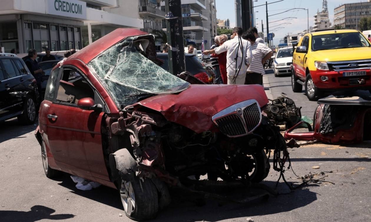 Θανατηφόρο τροχαίο στη Λ. Συγγρού: Νεκρός ο οδηγός του μοιραίου οχήματος (vid)