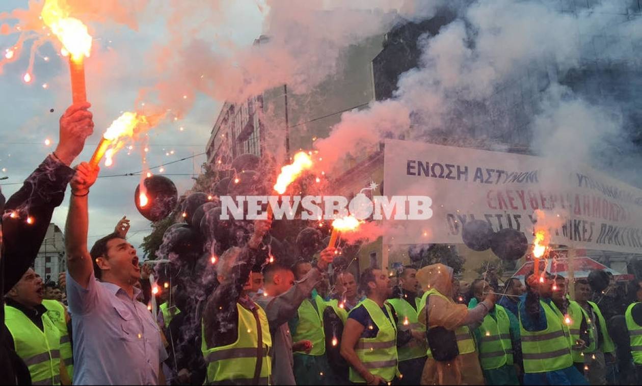 Δεν υποχωρούν οι ένστολοι: Κατάληψη στο Γενικό Λογιστήριο του Κράτους (pics+vids)