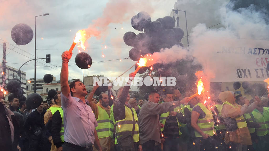 Δεν υποχωρούν οι ένστολοι: Κατάληψη στο Γενικό Λογιστήριο του Κράτους (pics+vids)