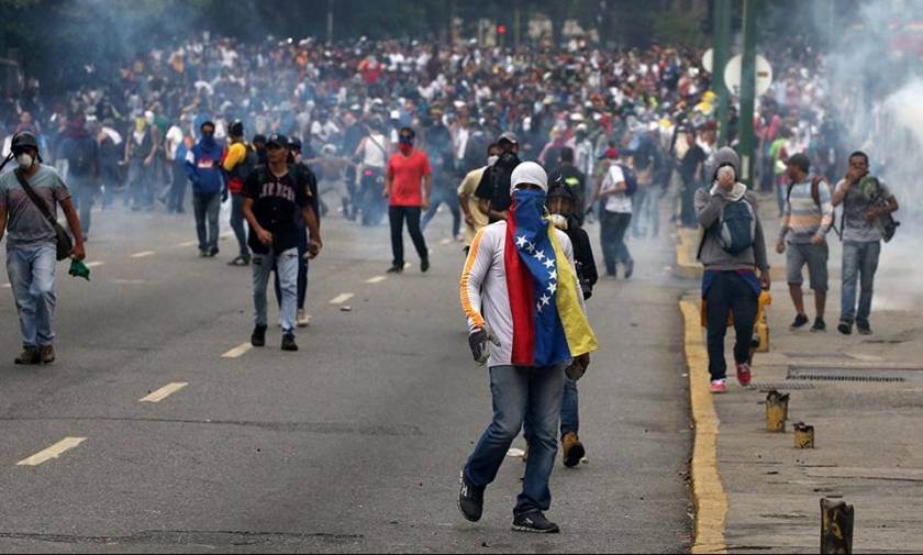 Βενεζουέλα: Στους 43 οι νεκροί από αντικυβερνητικές διαδηλώσεις - Σκοτώθηκε ένας έφηβος διαδηλωτής