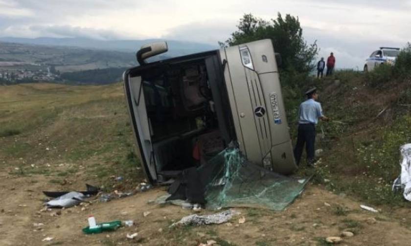 Ανατροπή λεωφορείου με μαθητές στις Σέρρες – Δεκάδες οι τραυματίες