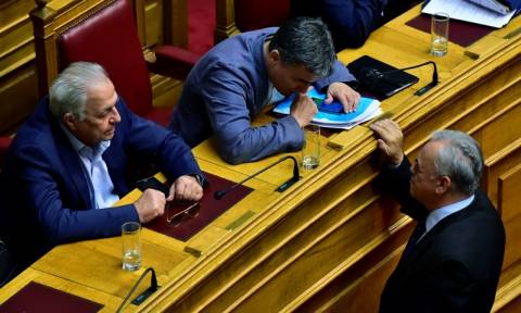 Βουλή: «Ναι» σε όλα από ΣΥΡΙΖΑ-ΑΝΕΛ στις τροπολογίες για τα προαπαιτούμενα