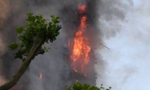 Φωτιά Λονδίνο: «Μη με εγκαταλείπεις» - Δραματική επιχείρηση διάσωσης εγκλωβισμένου