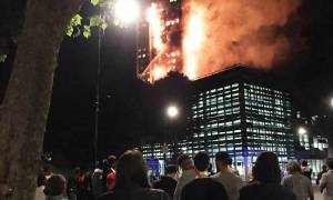 Φωτιά Λονδίνο: Άγνωστος ο αριθμός των νεκρών από την κόλαση στον Grenfell Tower