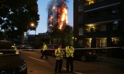 Πυρκαγιά Λονδίνο: Αυξάνεται ραγδαία ο αριθμός των νεκρών στο Grenfell Tower