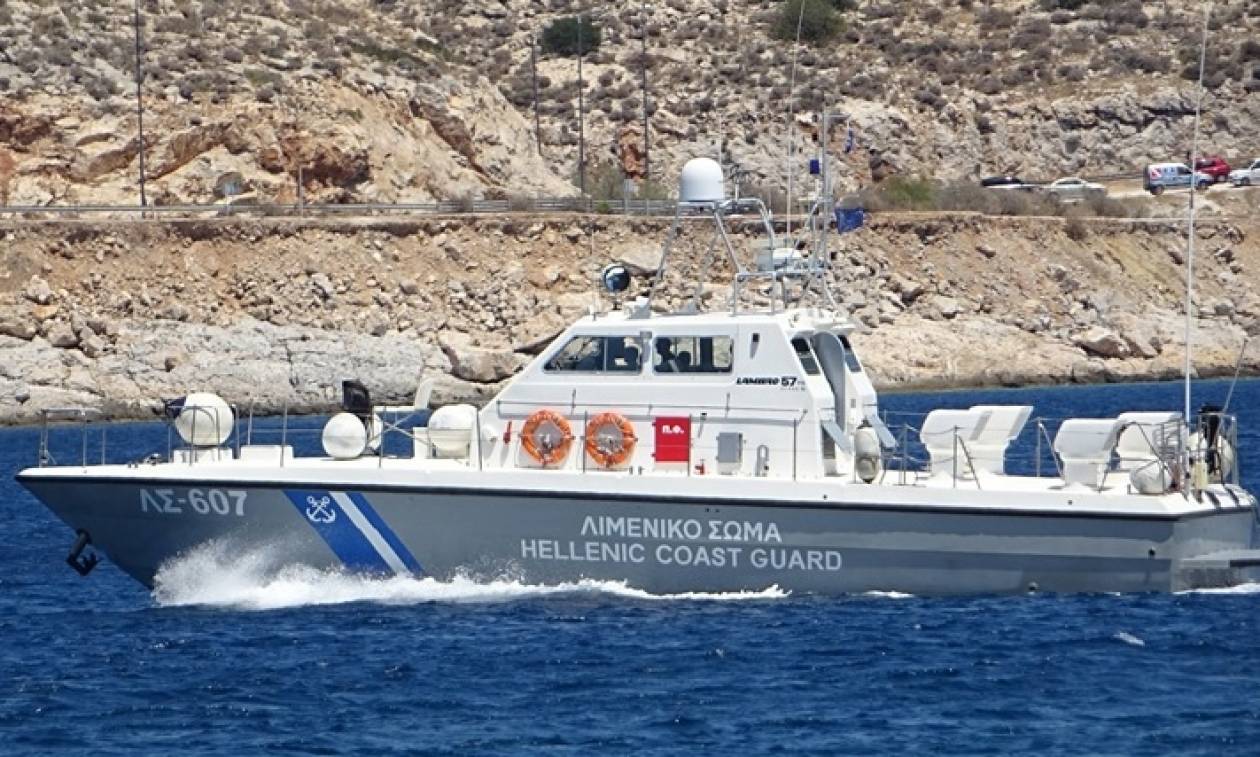 Τρία πλωτά ασθενοφόρα για τα νησιά του Αιγαίου