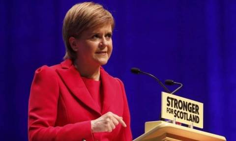 Η Στέρτζον ανέβαλε την απόφαση διεξαγωγής δημοψηφίσματος για την ανεξαρτησία της Σκωτίας