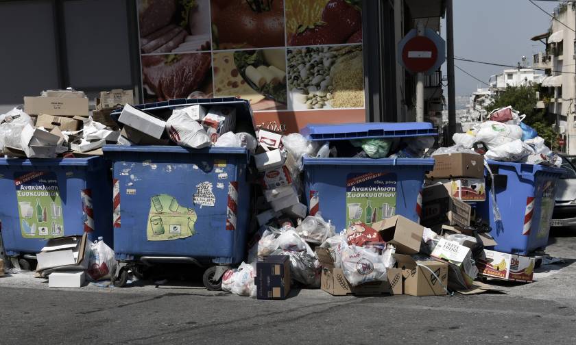 Σκουπίδια απεργία: Χάος με τα σκουπίδια εν όψει καύσωνα, συνεχίζει την απεργία η ΠΟΕ - ΟΤΑ