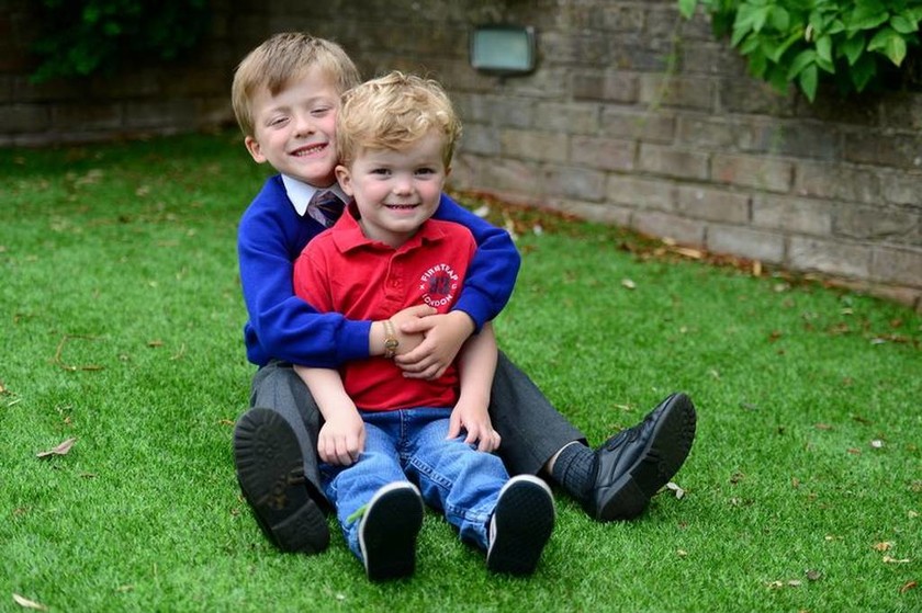 Απίστευτος άθλος 5χρονου: Έσωσε τη ζωή του αδελφού του που πνιγόταν! (pics)