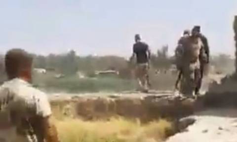 Εικόνες φρίκης στο Ιράκ: Διέρρευσε βίντεο με βασανιστήρια αιχμαλώτων στη Μοσούλη (ΣΚΛΗΡΕΣ ΕΙΚΟΝΕΣ)