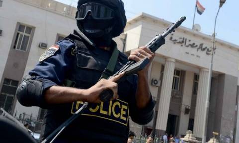 Αίγυπτος: Τέσσερις αστυνομικοί σκοτώθηκαν σε βομβιστική επίθεση στο Σινά