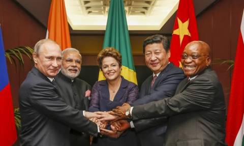Εγκρίθηκε η ένταξη της Ελλάδας στην τράπεζα των BRICS