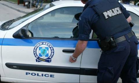 Έφοδος της Αστυνομίας σε σπίτι στο κέντρο της Αθήνας