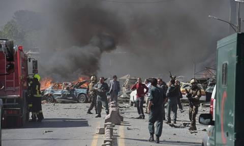 Μακελειό στο Αφγανιστάν: Δεκάδες νεκροί και τραυματίες από έκρηξη στην Καμπούλ
