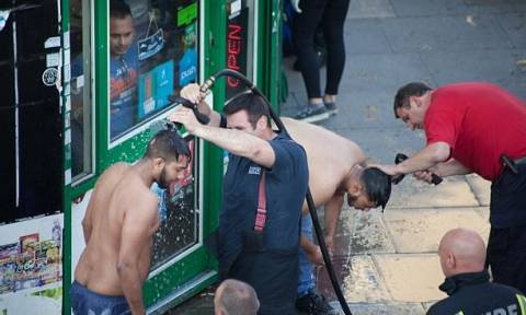 Τρόμος στο Λονδίνο: Άγνωστοι επιτέθηκαν σε εφήβους ρίχνοντάς τους οξύ στο πρόσωπο (photos & vid)