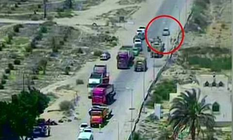 Απίστευτο βίντεο: Τανκ συνθλίβει παγιδευμένο με εκρηκτικά αυτοκίνητο σώζοντας δεκάδες ζωές (vid)