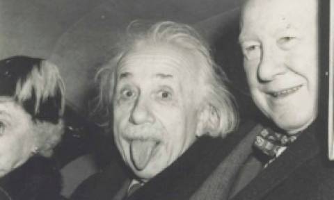 Πουλήθηκε έναντι 125.000 δολαρίων η θρυλική φωτογραφία του Αϊνστάιν… με τη γλώσσα έξω (photo)