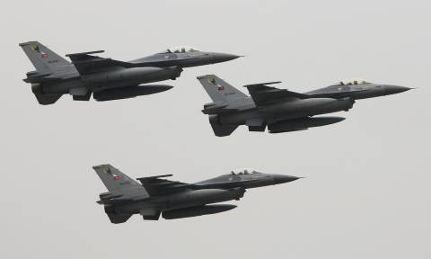 Τραβάει το «σχοινί» η Τουρκία: Με τέσσερα οπλισμένα F-16 παραβίασαν το Αιγαίο (video)