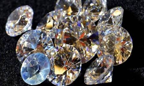 Ρόδος: Πιάστηκε στα... πράσα με εκατοντάδες διαμάντια