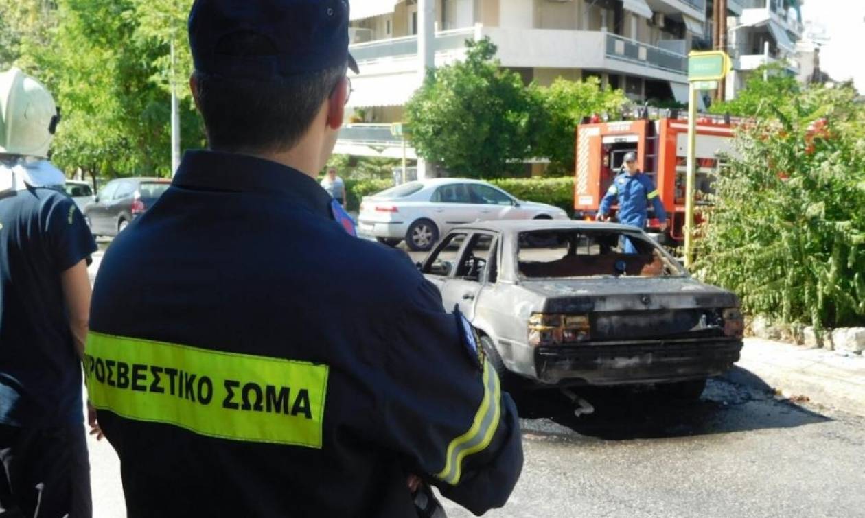 Πάτρα: Στα ίχνη του πυρομανή η ΕΛ. ΑΣ - Ανακρίνουν ύποπτο για τους εμπρησμούς στα οχήματα