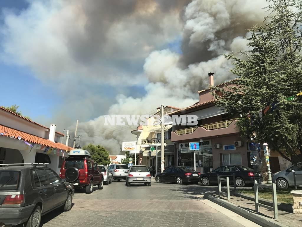 ΑΠΟΚΛΕΙΣΤΙΚΟ - Φωτιά Κάλαμος: Οι πρώτες εικόνες από τη μεγάλη πυρκαγιά (pics)